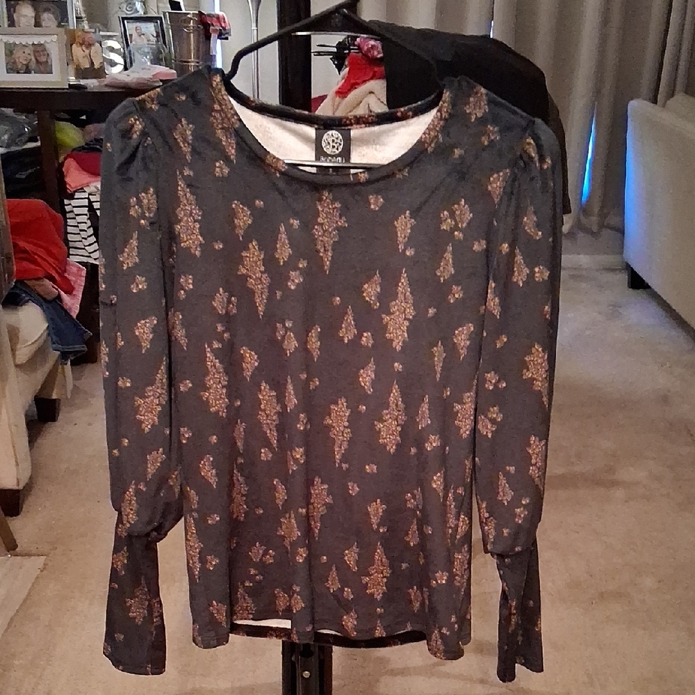 Bobeau Charcoal Blouse with Gold Pattern